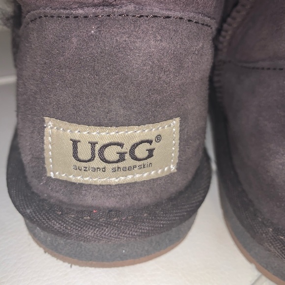 UGG Boots - Picture 3 of 4